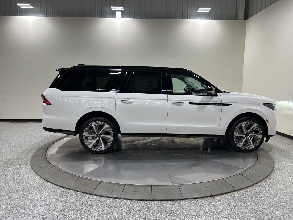 new 2026 Lincoln Navigator L car, priced at $138,045