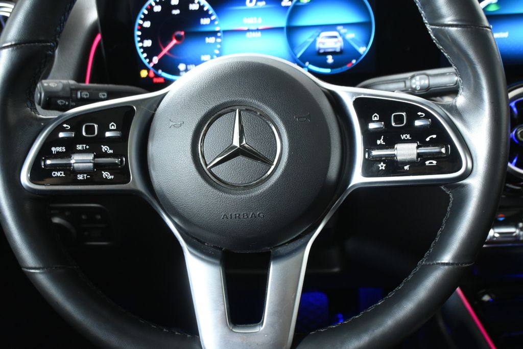 Thumbnail: 2023 Mercedes-Benz GLB - 19