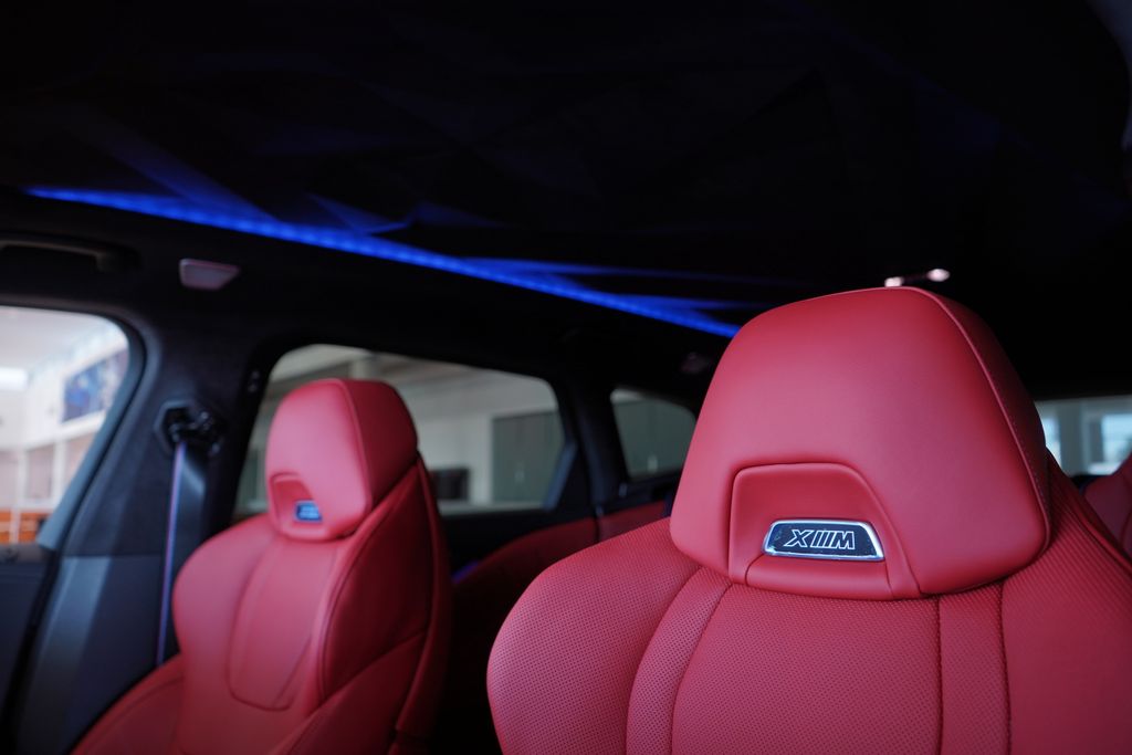 Thumbnail: 2026 BMW XM - 8