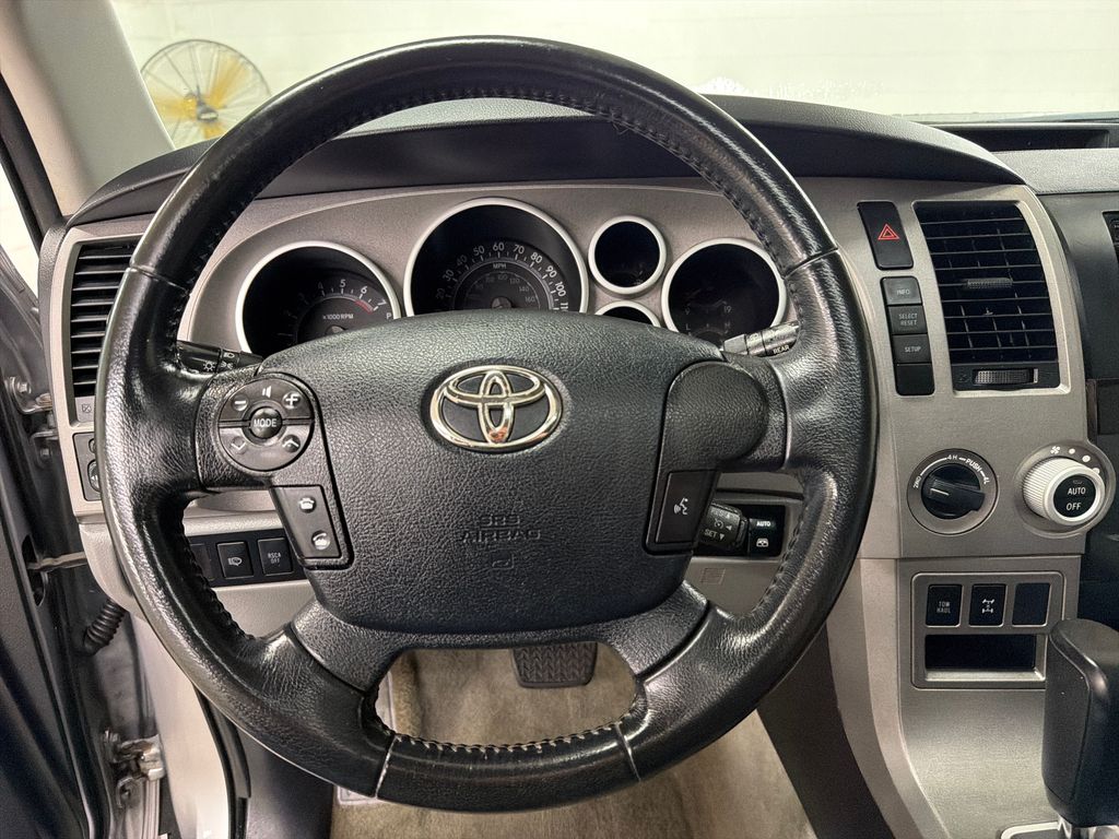 Used 2011 Silver Toyota SR5 image 18