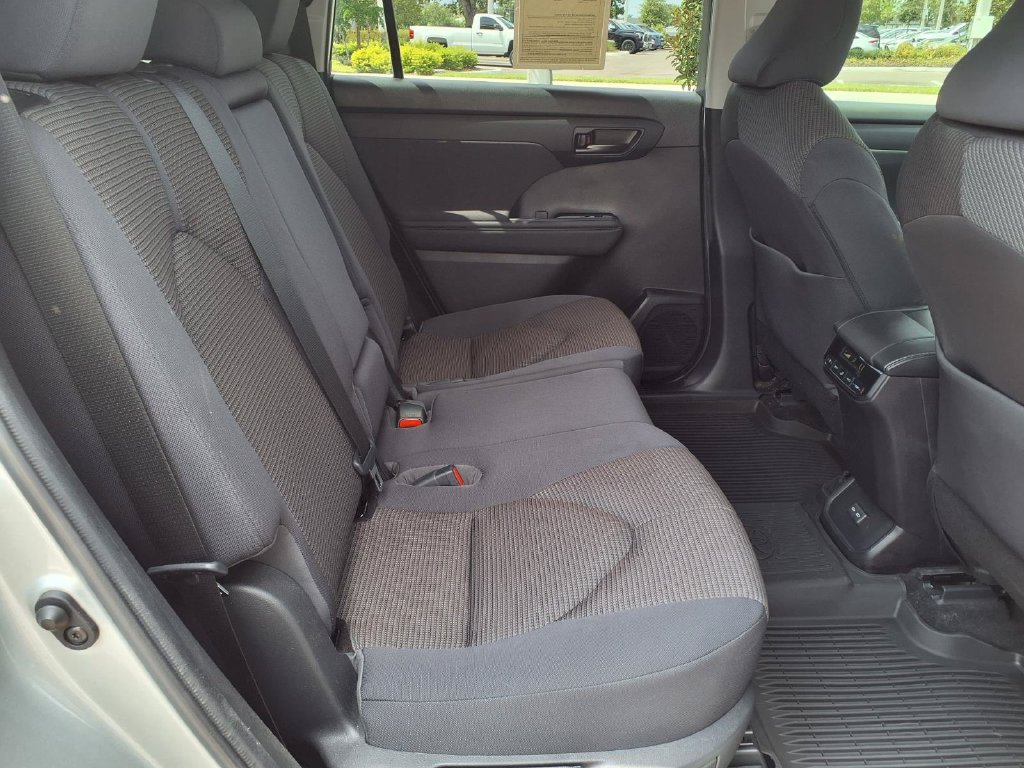 Used 2023 Toyota Highlander Hybrid SUV