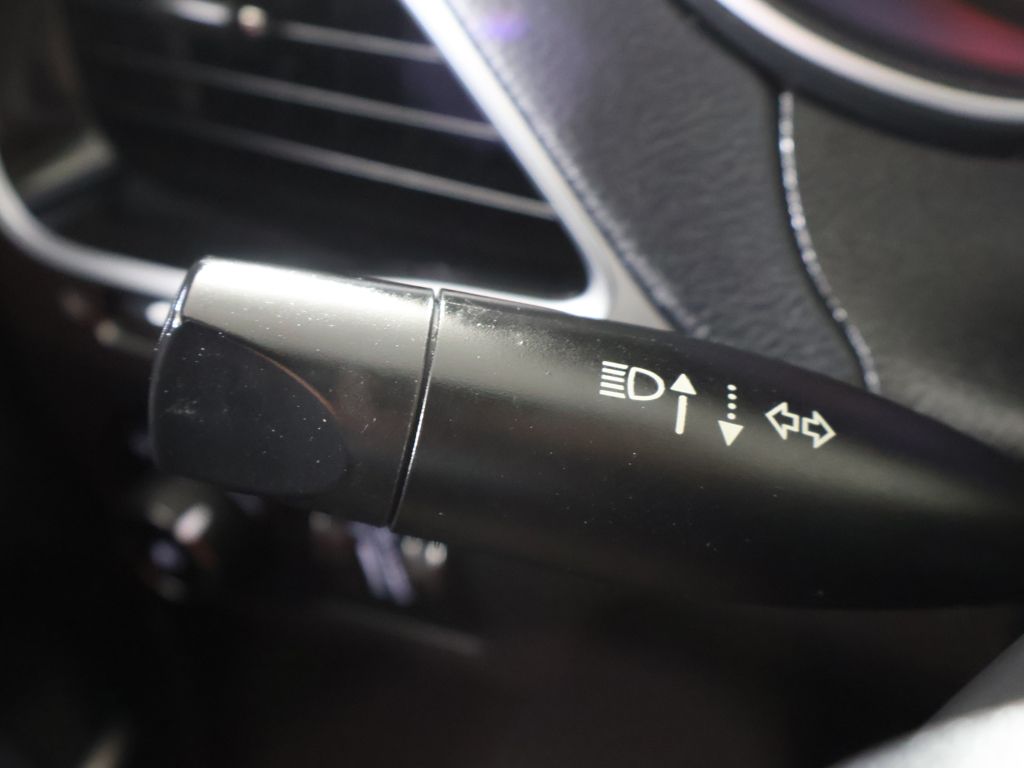 Used 2019 Gray Jeep Latitude Plus image 37