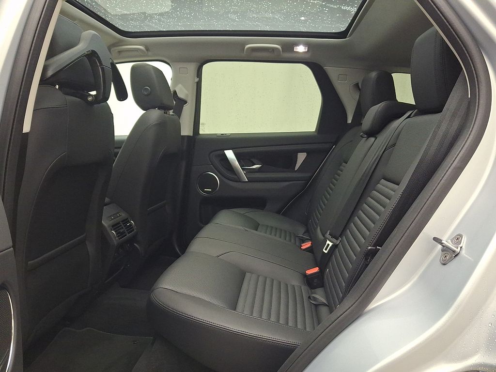 Thumbnail: 2025 Land Rover Discovery Sport - 10