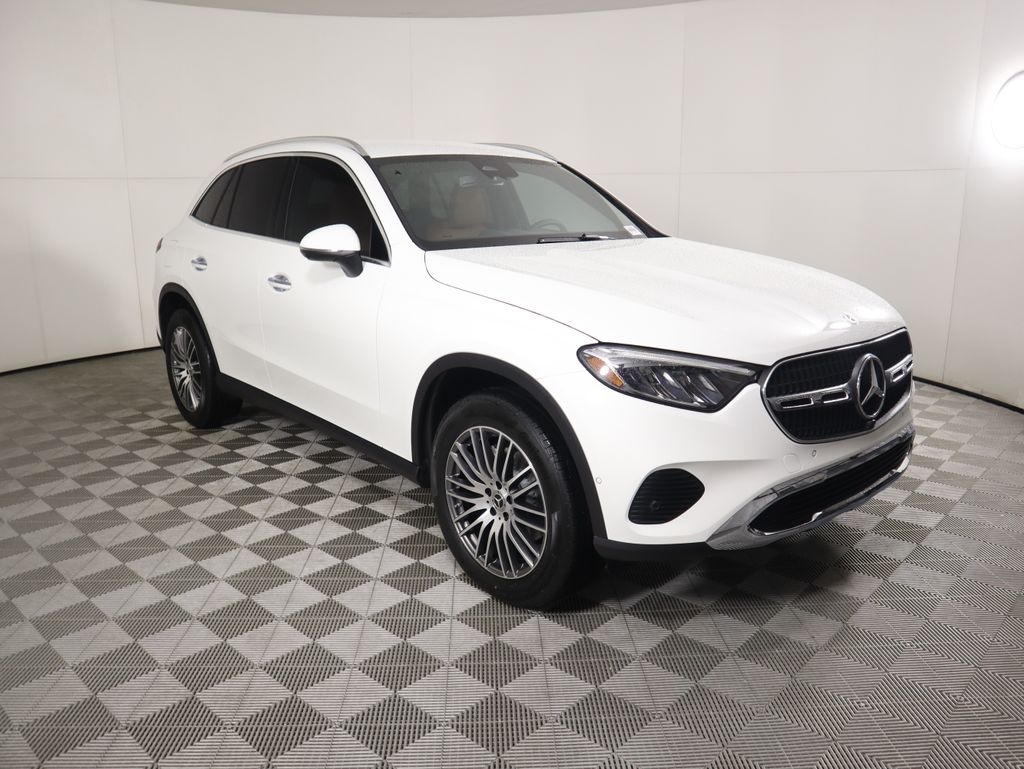 Thumbnail: 2026 Mercedes-Benz GLC - 3