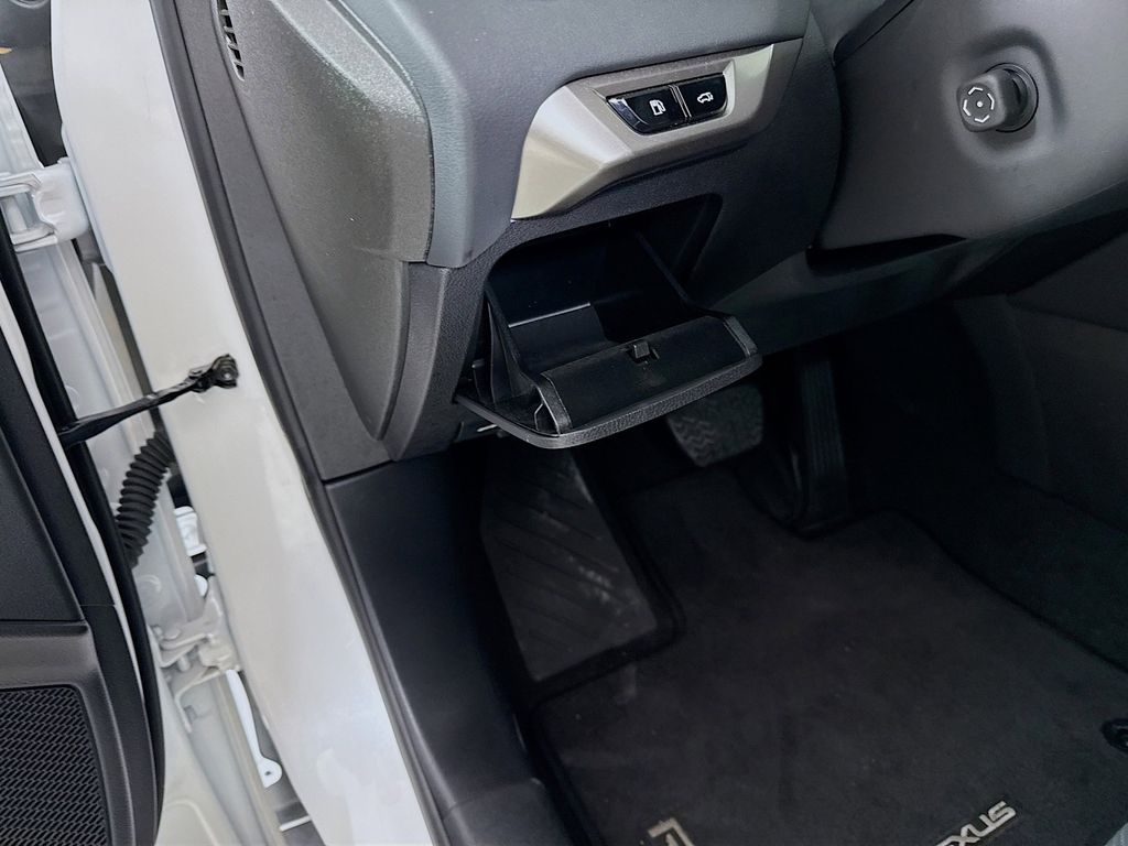 Thumbnail: 2025 Lexus RX - 10