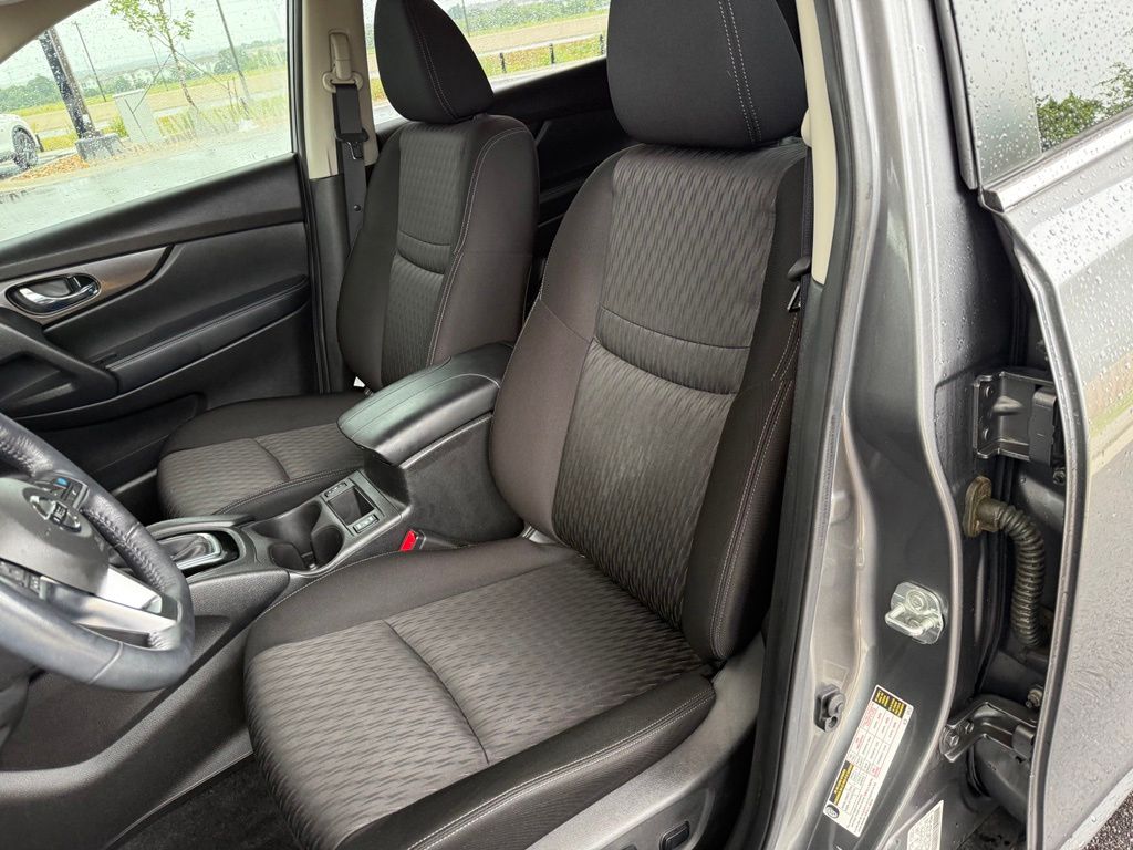 Thumbnail: 2019 Nissan Rogue - 14