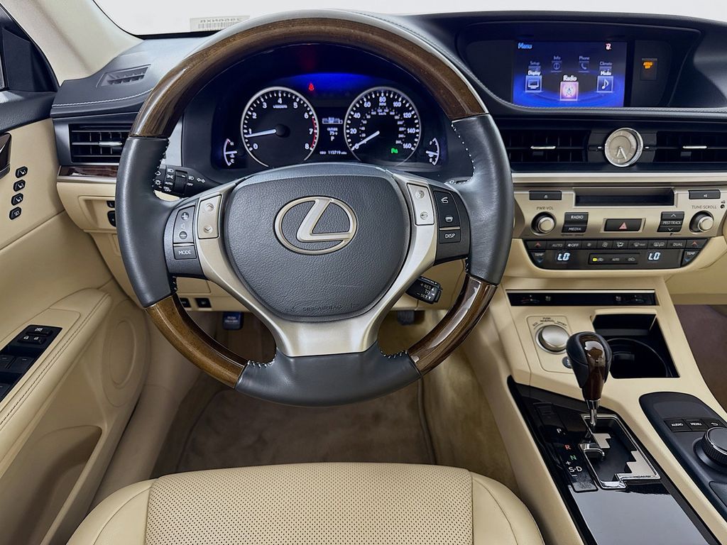 Thumbnail: 2015 Lexus ES - 22