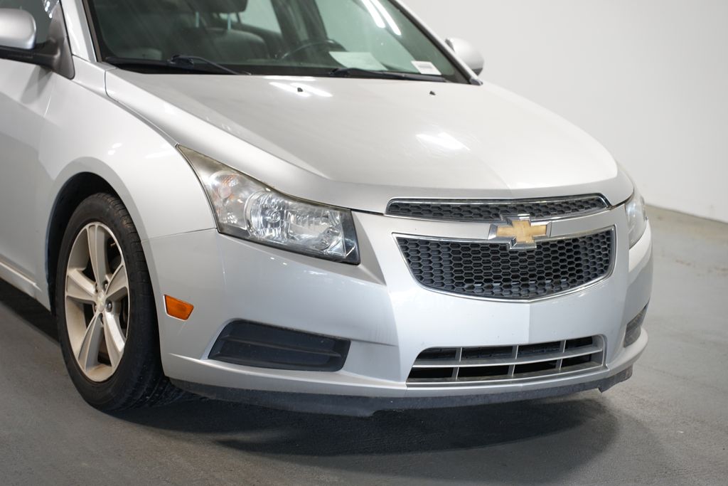 Thumbnail: 2013 Chevrolet Cruze - 4