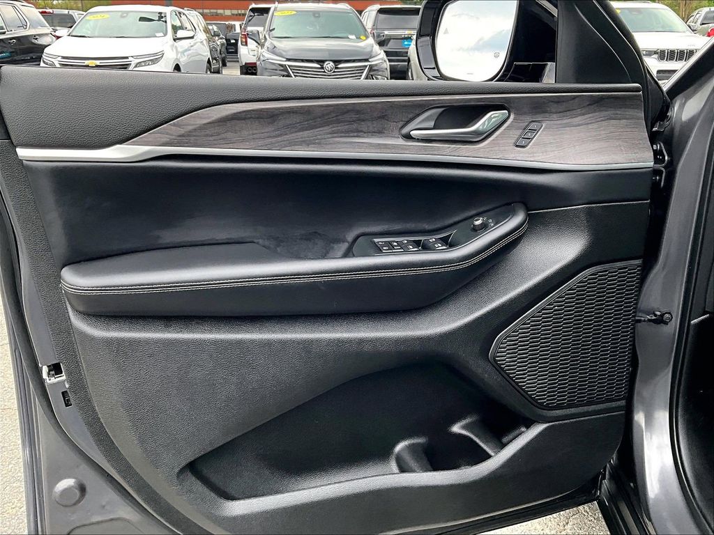 2024 Jeep Grand Cherokee — photo 9