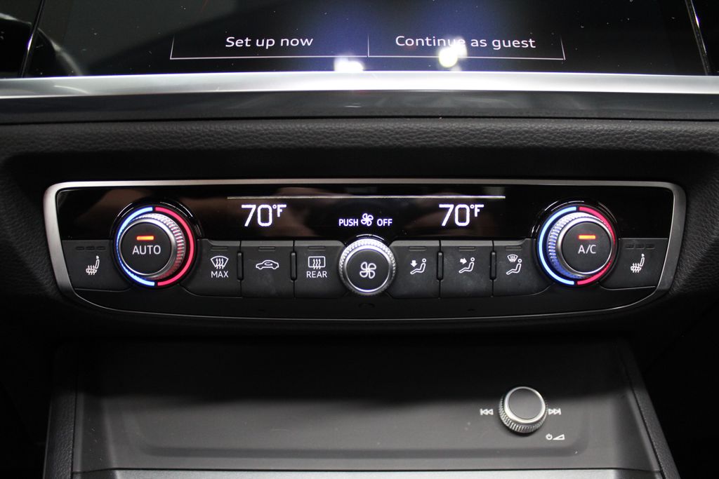 Thumbnail: 2023 Audi Q3 - 16