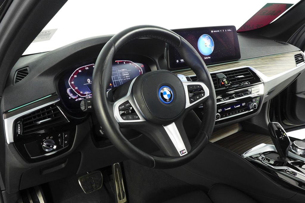 Thumbnail: 2023 BMW 5 Series - 31