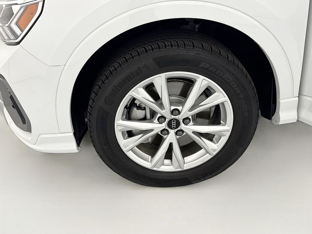 Thumbnail: 2025 Audi Q3 - 28