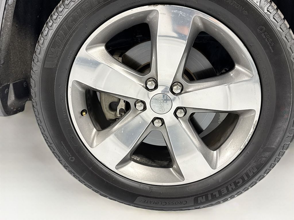 Thumbnail: 2015 Jeep Grand Cherokee - 32