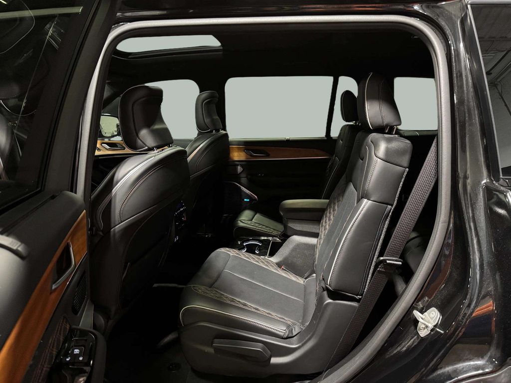 Used 2021 Diamond Black Crystal Pearlcoat Jeep Summit image 26