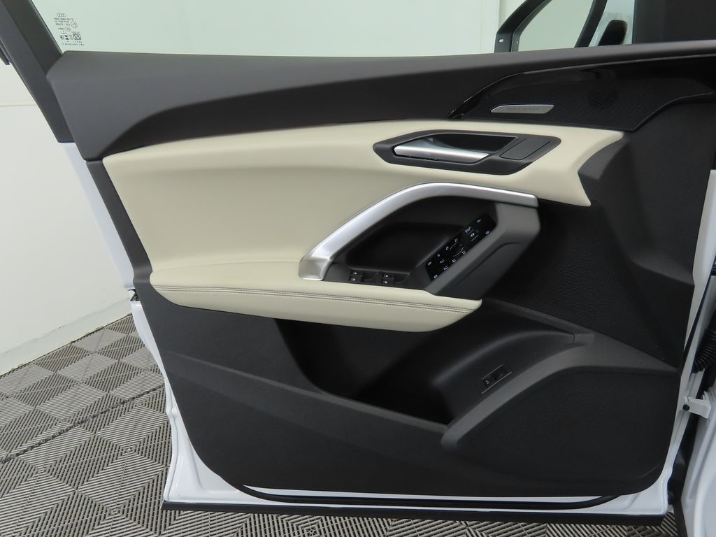 Thumbnail: 2025 Audi Q5 - 24