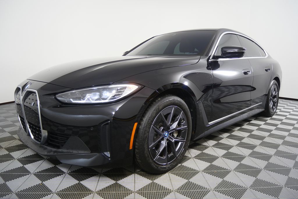 Thumbnail: 2023 BMW i4 - 9