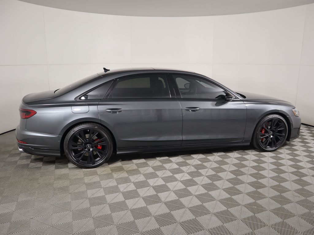 Thumbnail: 2025 Audi S8 - 4