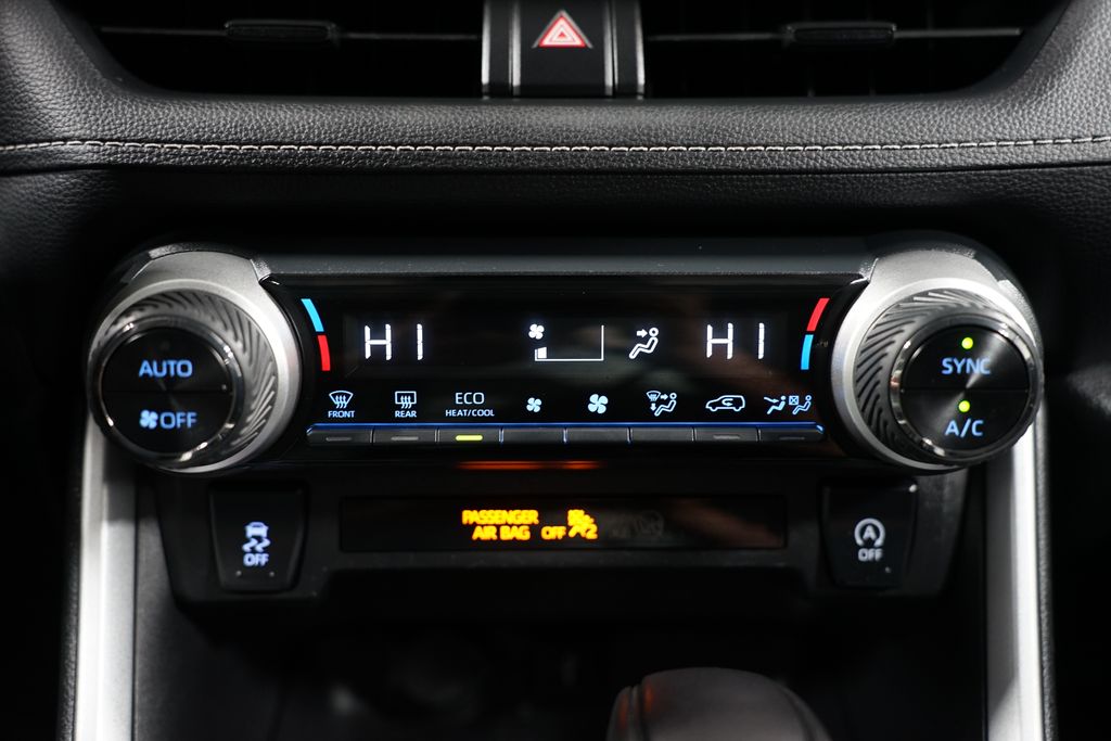 2021 Toyota RAV4 XLE 19