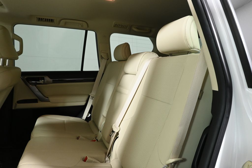 Thumbnail: 2022 Lexus GX - 4