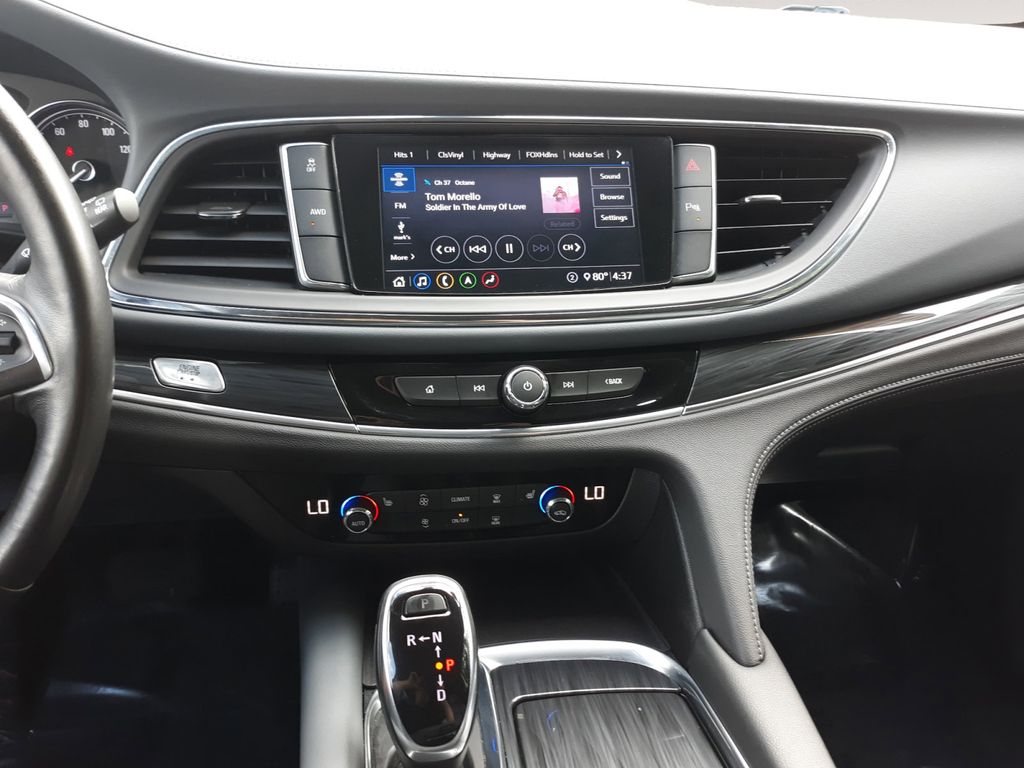 2021 Buick Enclave Essence 23