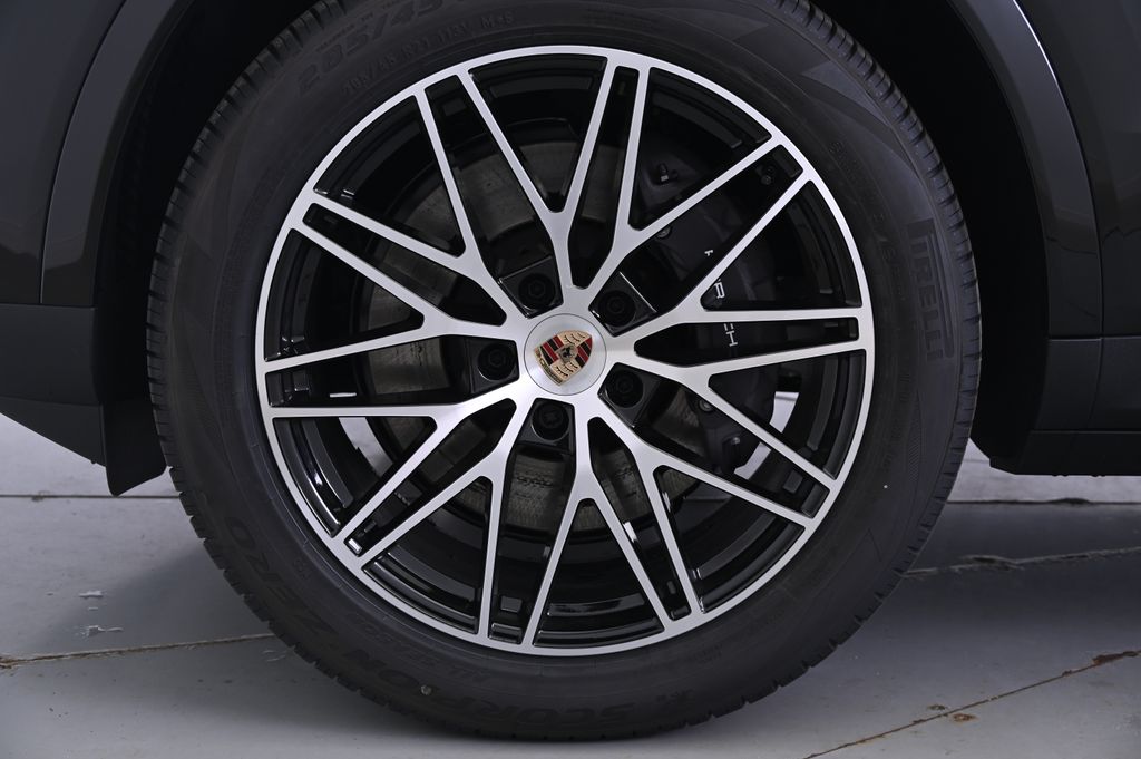 Thumbnail: 2025 Porsche Cayenne - 11