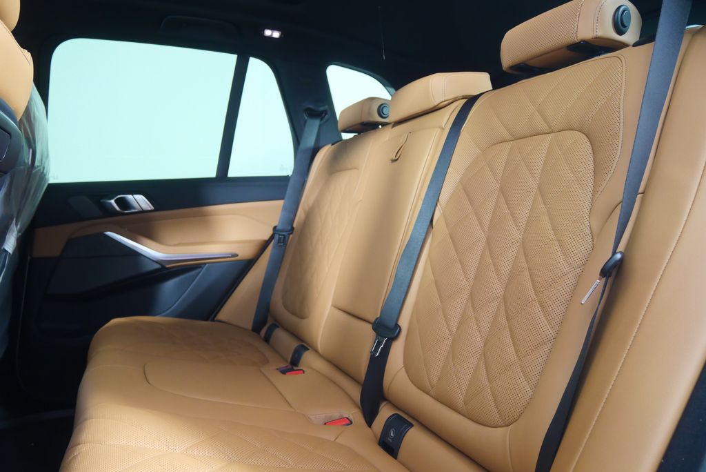 Thumbnail: 2026 BMW X5 - 16