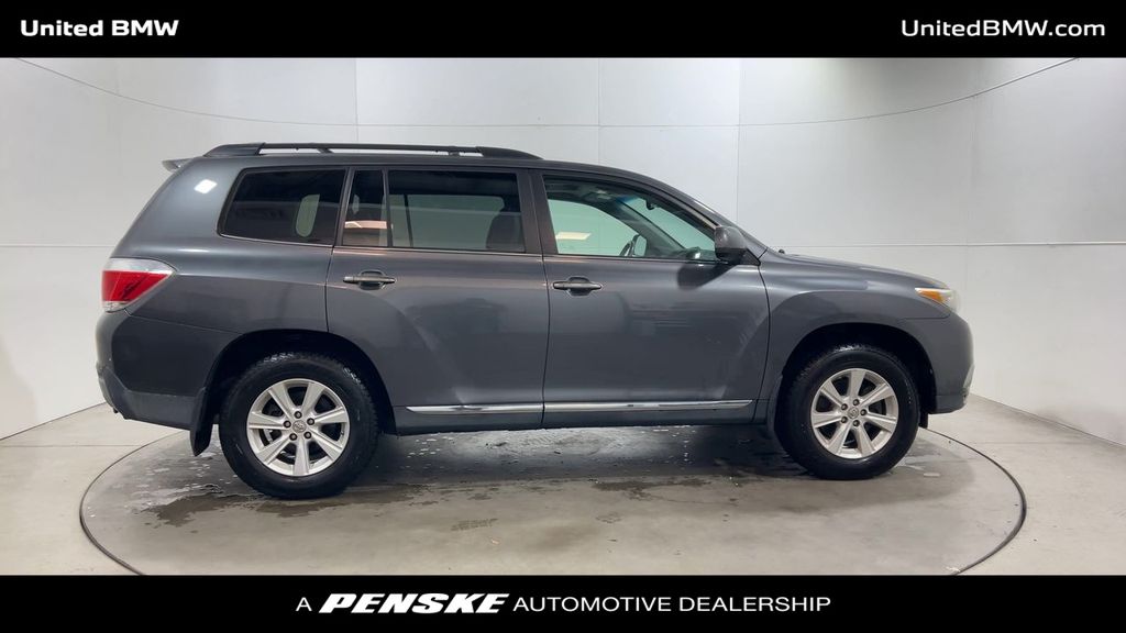 Thumbnail: 2011 Toyota Highlander - 9
