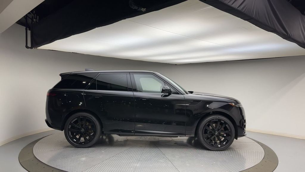 Thumbnail: 2024 Land Rover Range Rover Sport - 9