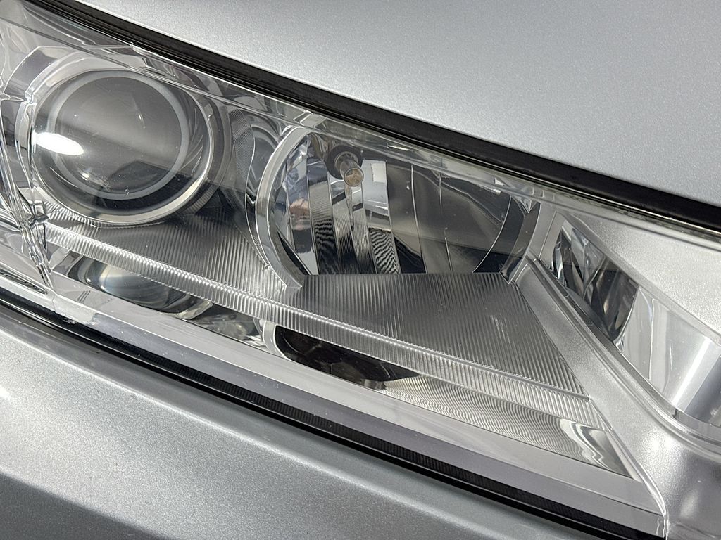 Used Car 2018 Toyota Highlander  Xle For Sale Under $25,000 In Austin, Texas