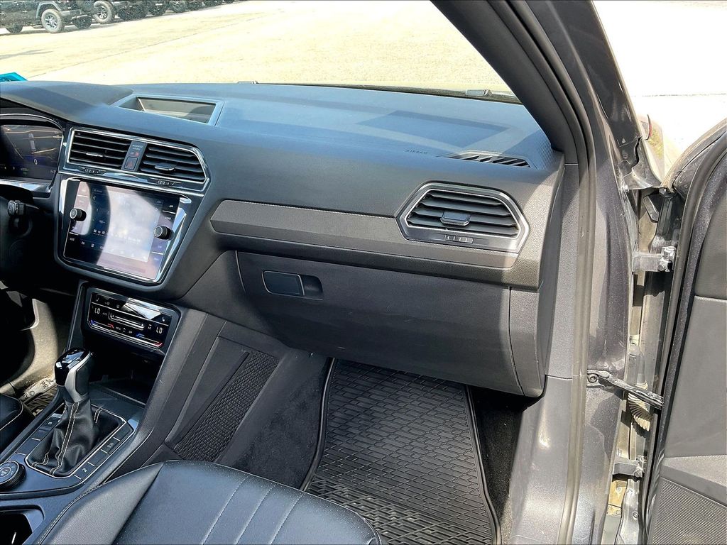 2023 Volkswagen Tiguan — photo 12