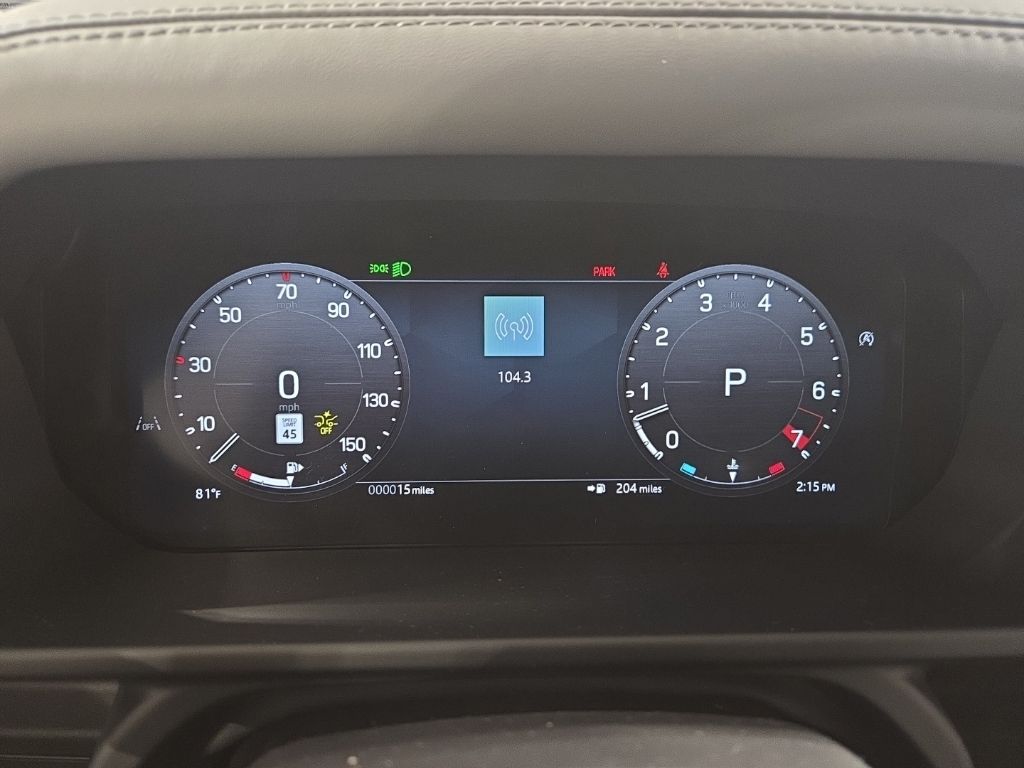 New 2026 White Land Rover X-Dynamic SE image 13