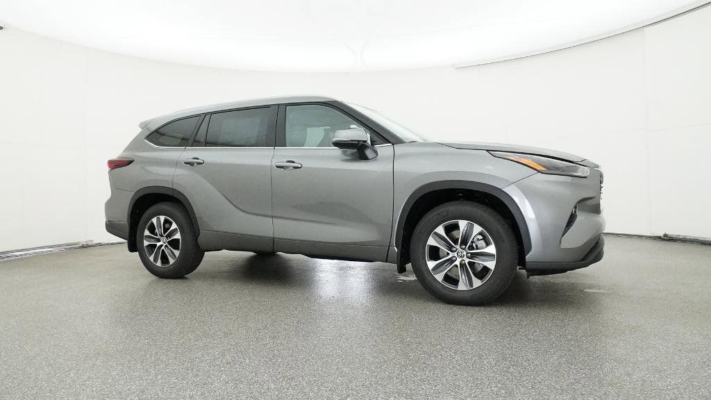 Thumbnail: 2026 Toyota Highlander - 27