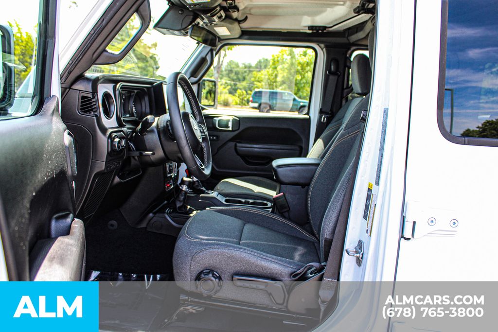 Used 2025 White Jeep Willys image 17