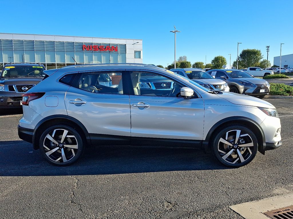 Thumbnail: 2021 Nissan Rogue Sport - 7