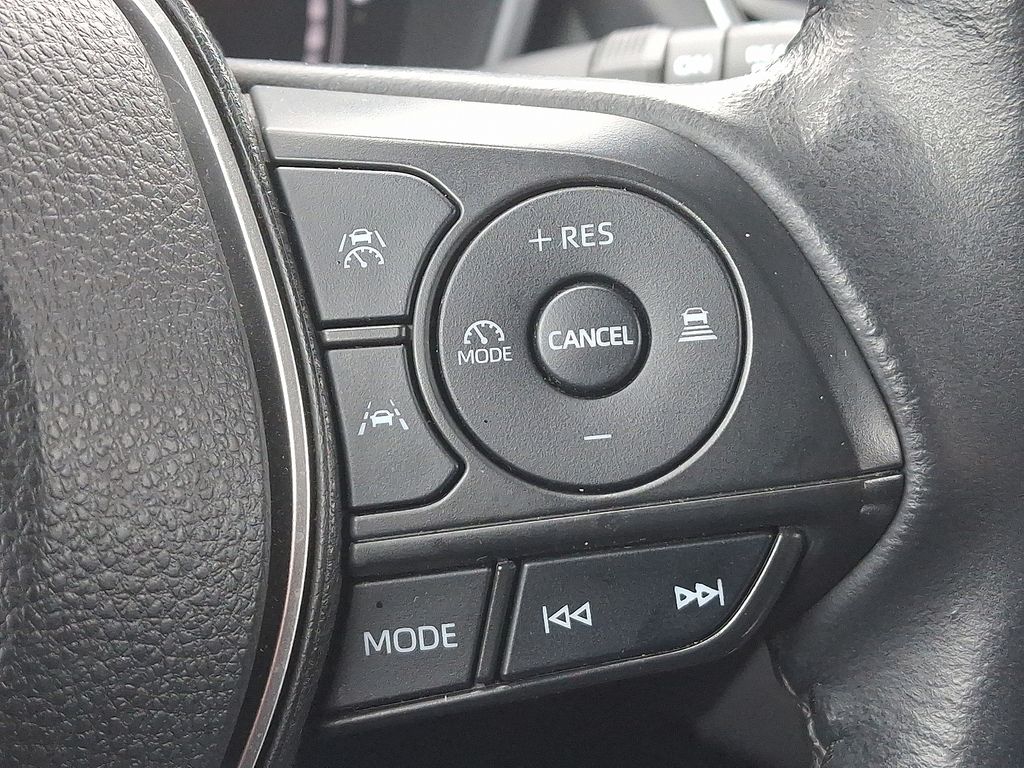 Thumbnail: 2023 Toyota Corolla Cross - 23