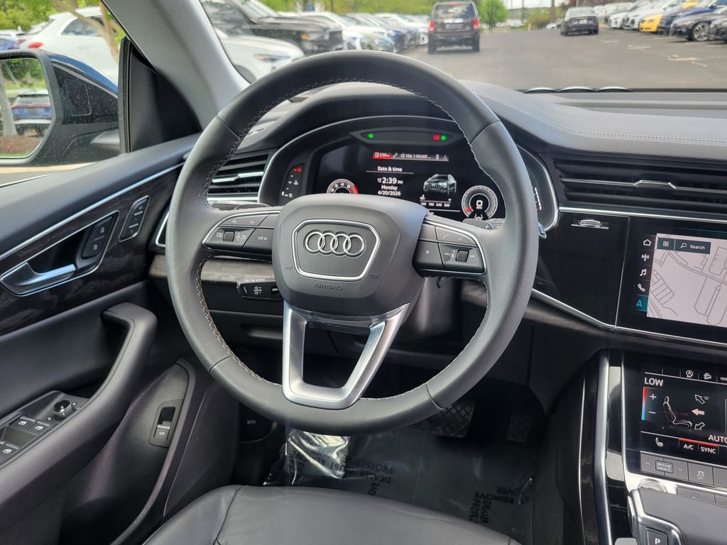 Thumbnail: 2023 Audi Q8 - 17