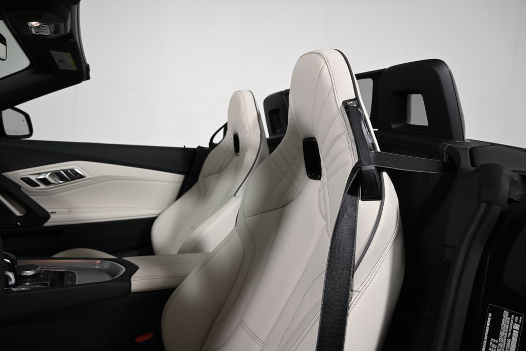 Thumbnail: 2026 BMW Z4 - 24