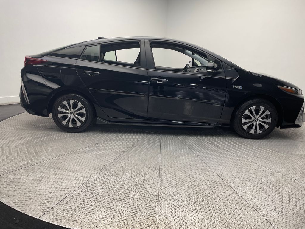 2022 Toyota Prius Prime XLE 4