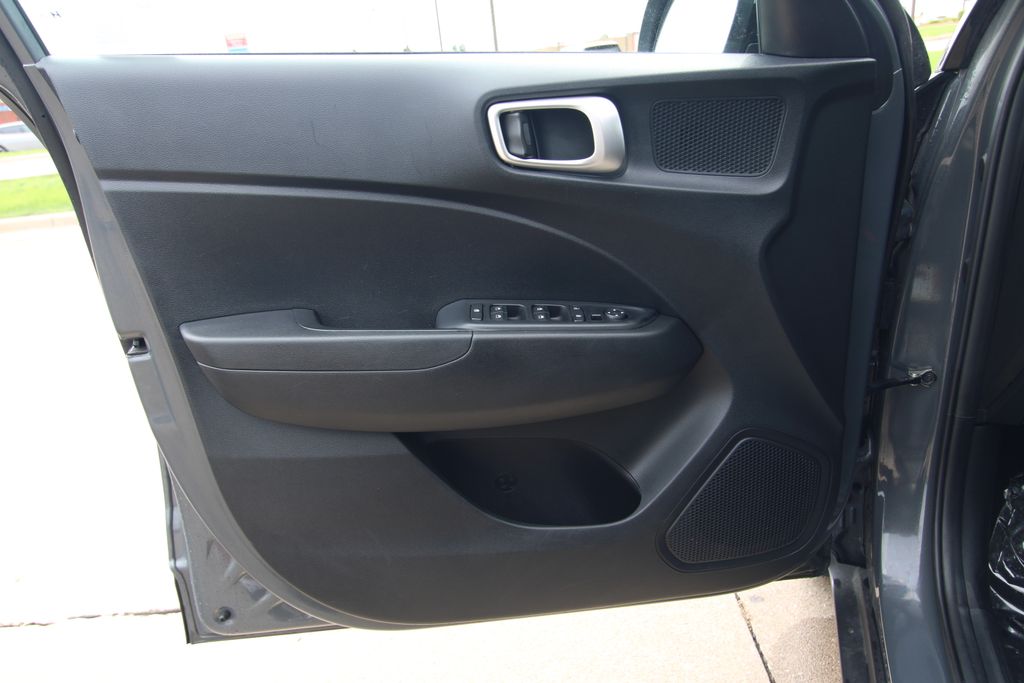 Used 2025 Hyundai Venue SUV