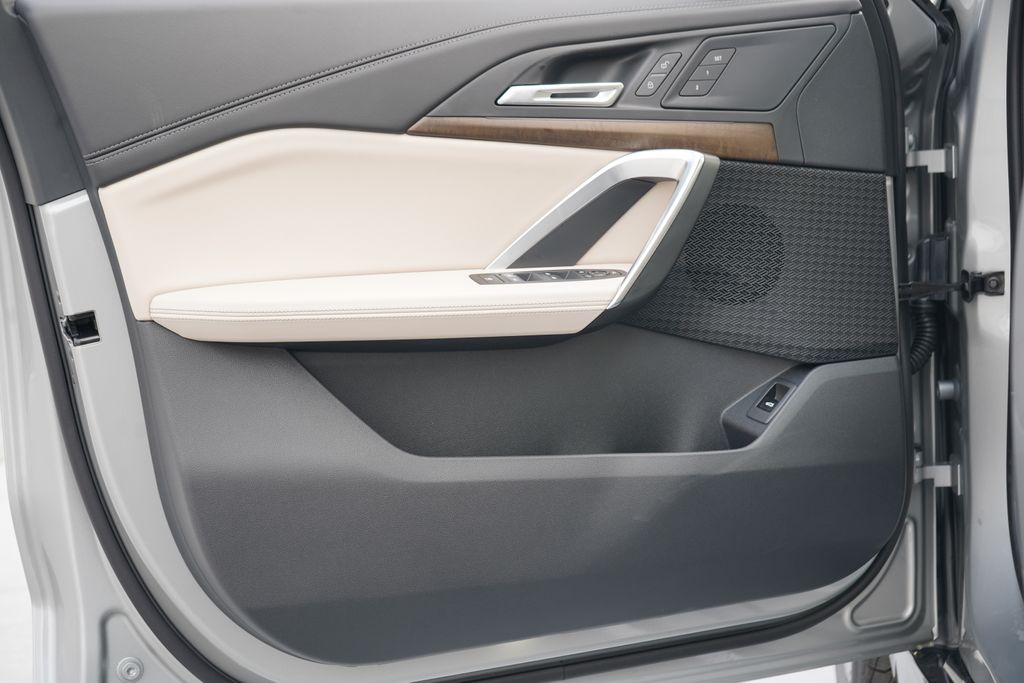 Thumbnail: 2025 BMW X1 - 9