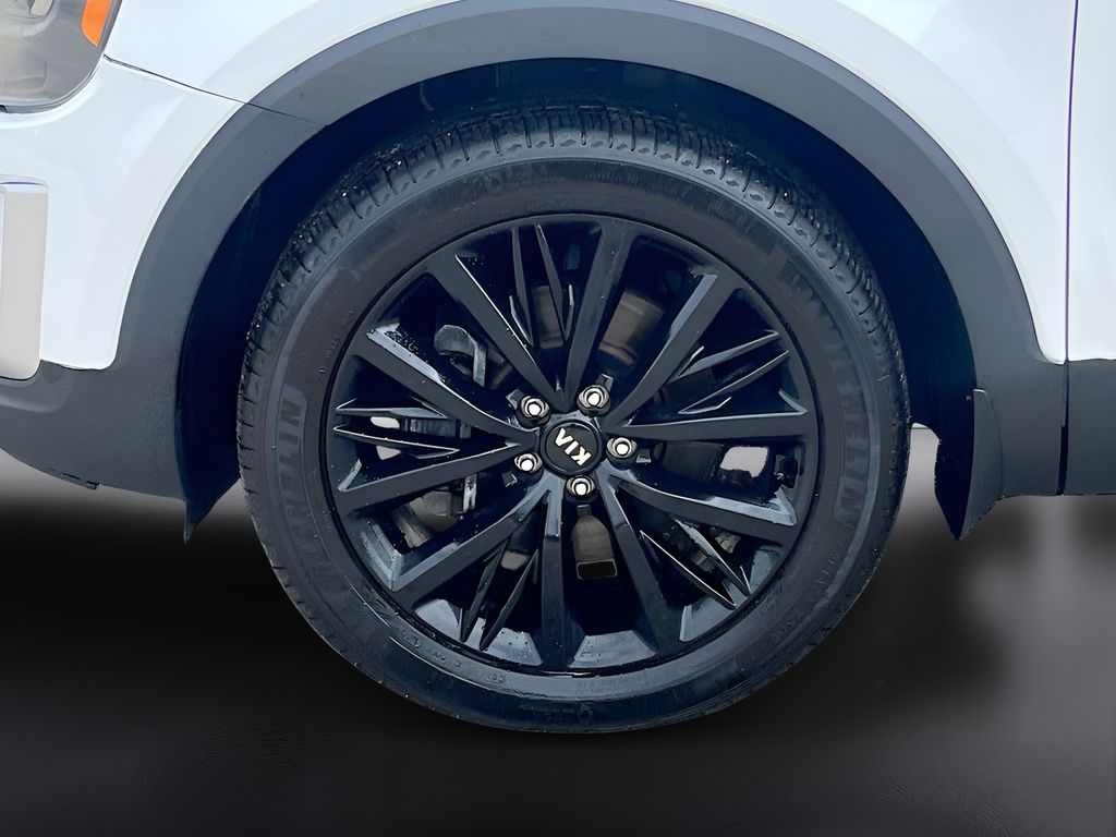 Used 2020 White Kia SX image 34