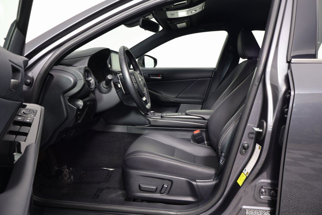 Thumbnail: 2025 Lexus IS - 10