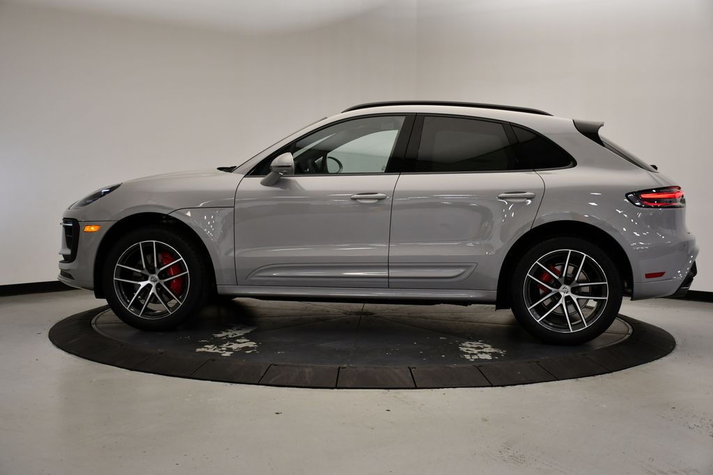 Thumbnail: 2026 Porsche Macan - 2