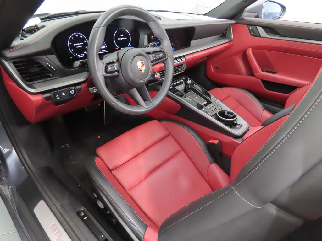 Thumbnail: 2025 Porsche 911 - 4