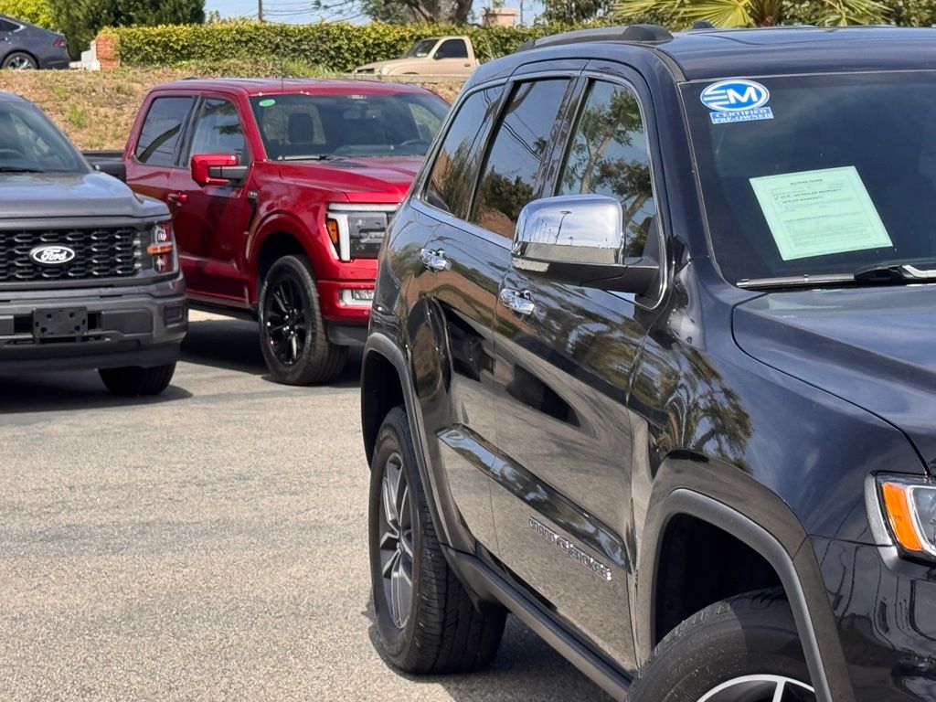 View vehicle photo 5