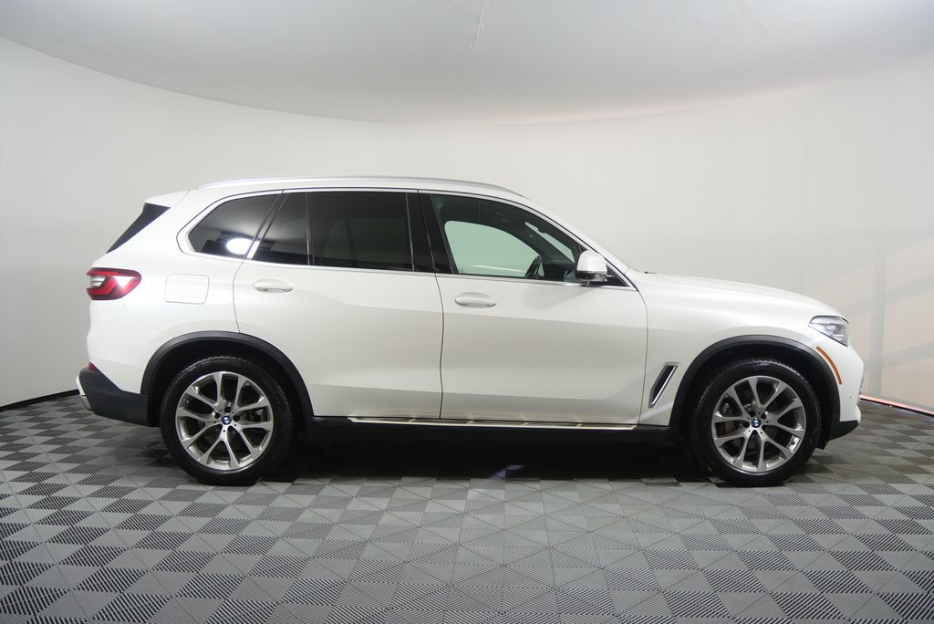 Thumbnail: 2023 BMW X5 - 2