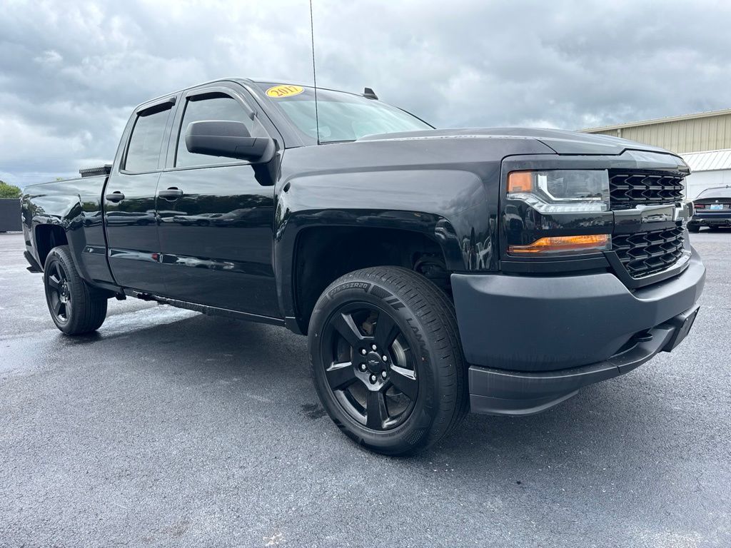View vehicle photo 7