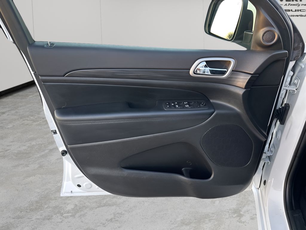 Used Car 2021 Jeep Grand Cherokee  Laredo X For Sale Under $25,000 In Austin, Texas