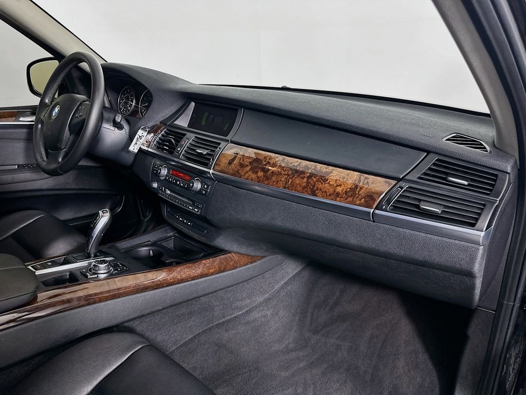 Thumbnail: 2012 BMW X5 - 29