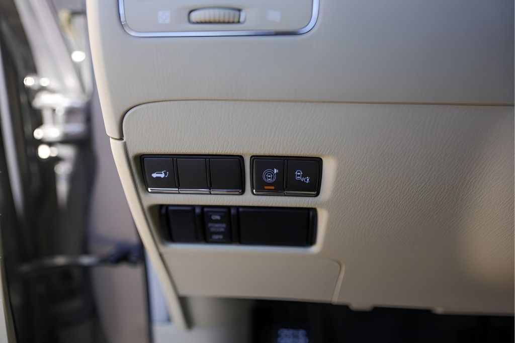 Used Car 2017 Infiniti Qx80  Limited For Sale Under $25,000 In Austin, Texas